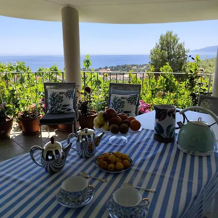 Проживание в семье Easy Wind Кала-Гононе