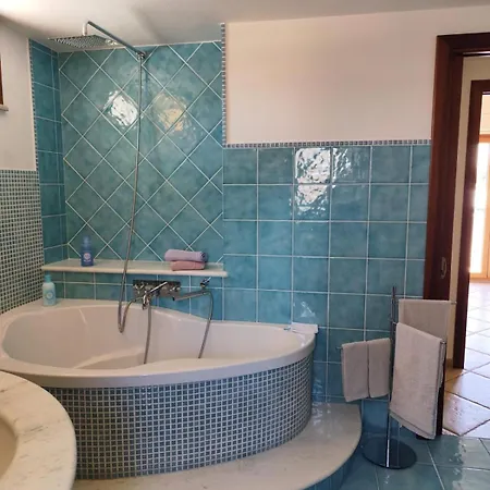 منزل للإقامة Easy Wind كالا غونوني